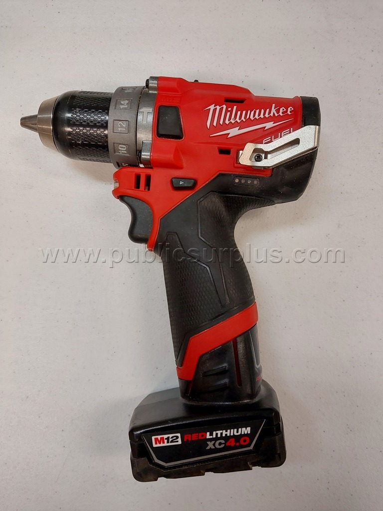 #4069813 - Milwaukee M12 Drill