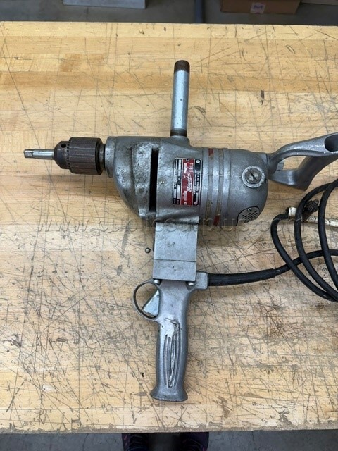 #4082752 - Milwaukee Electric Drill